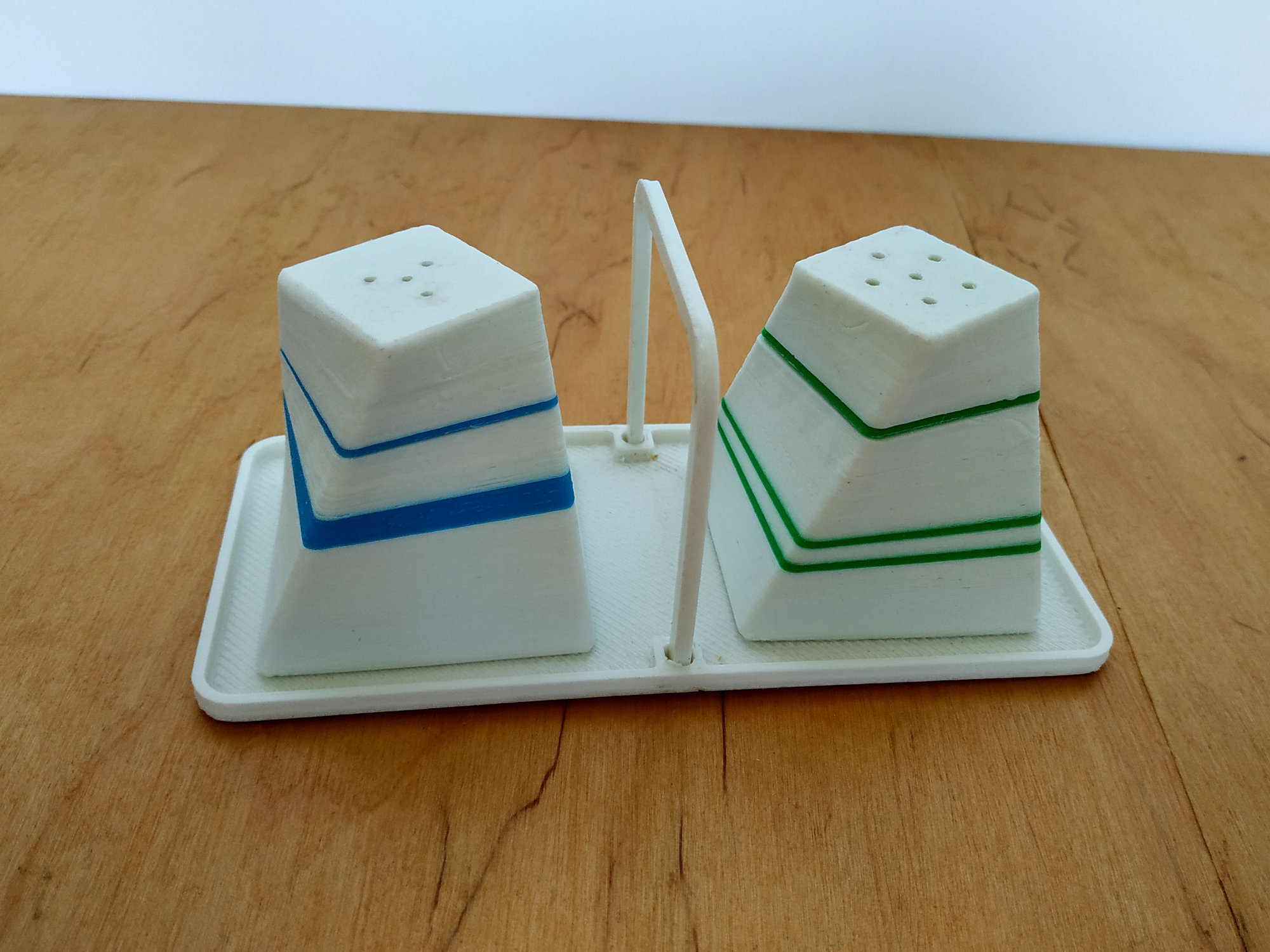 Free STL file Salt and pepper shaker・3D printer design to download・Cults